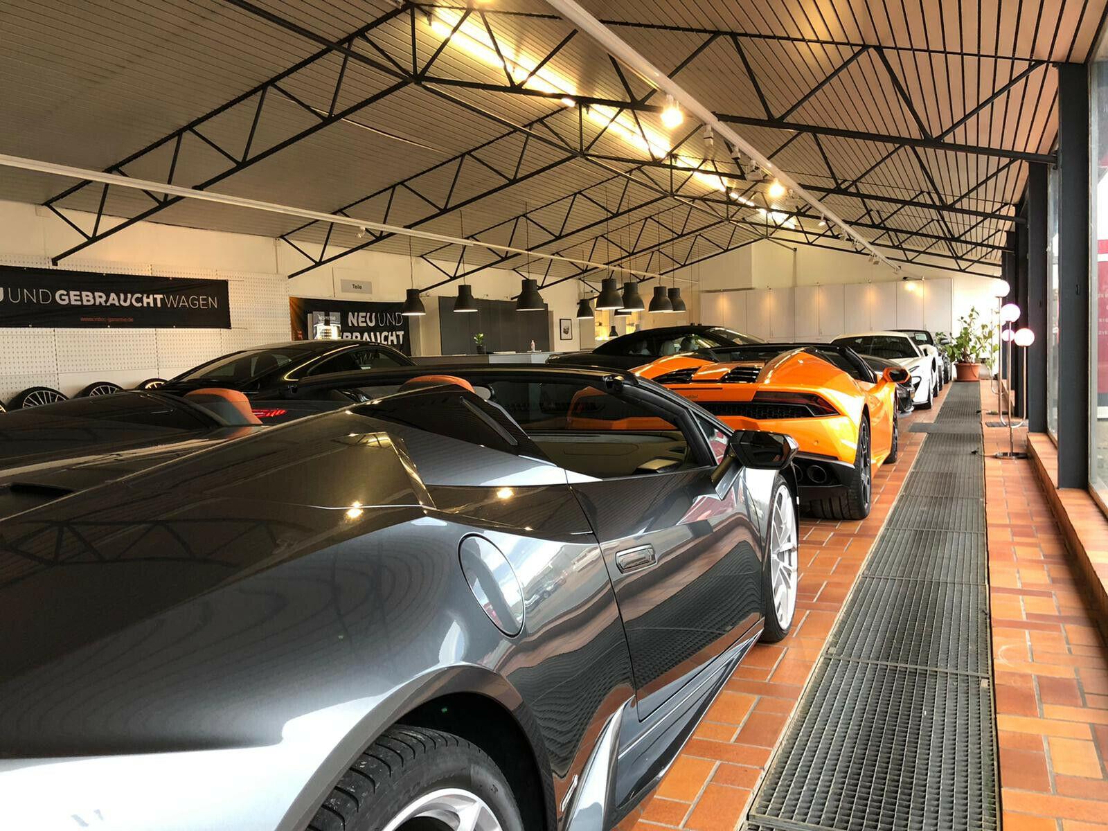 showroom-image-top