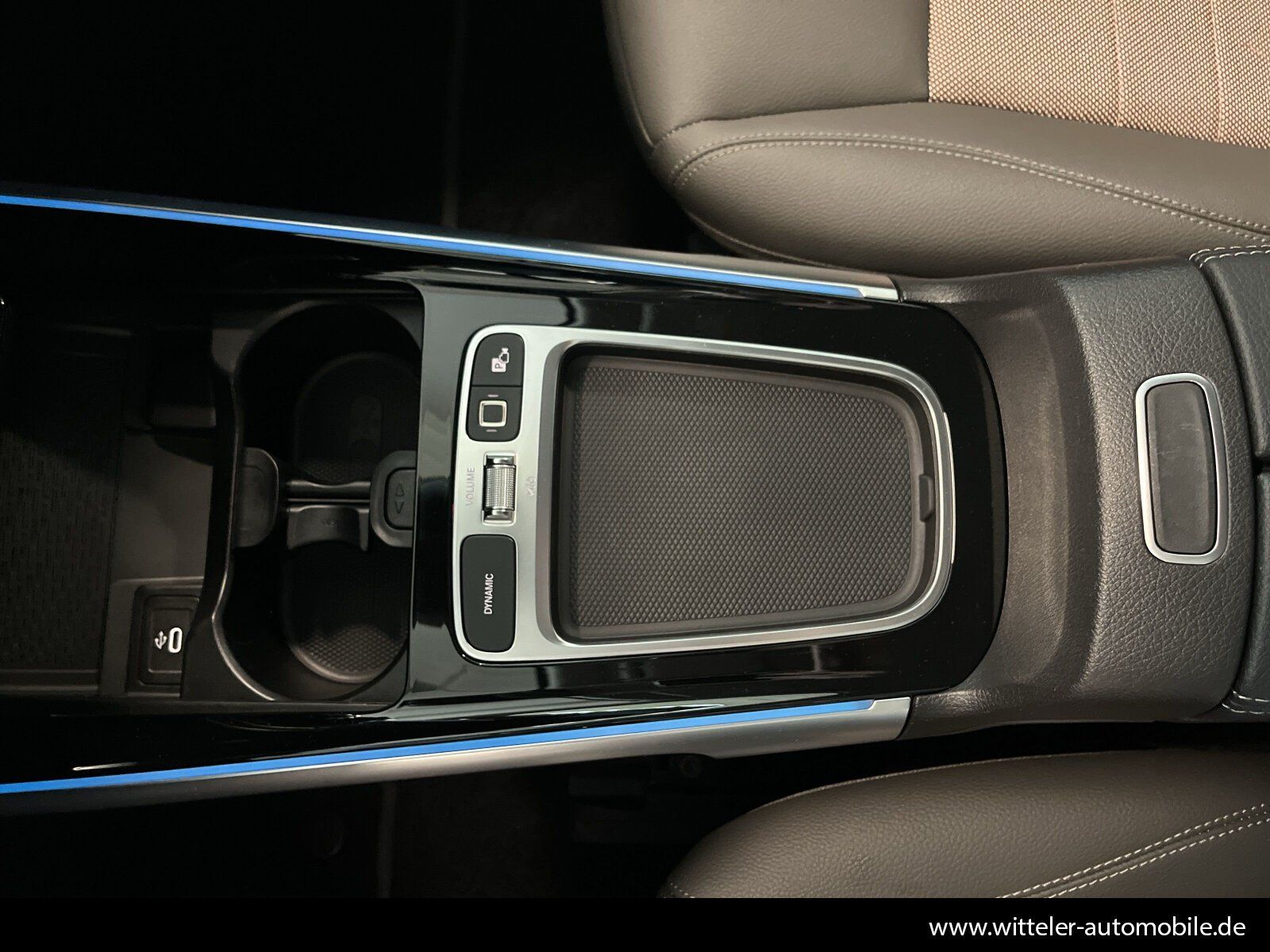 Mercedes-Benz EQB 300 4M Electric Art AHK/LHZG/RFK/DISTRONIC foto 24