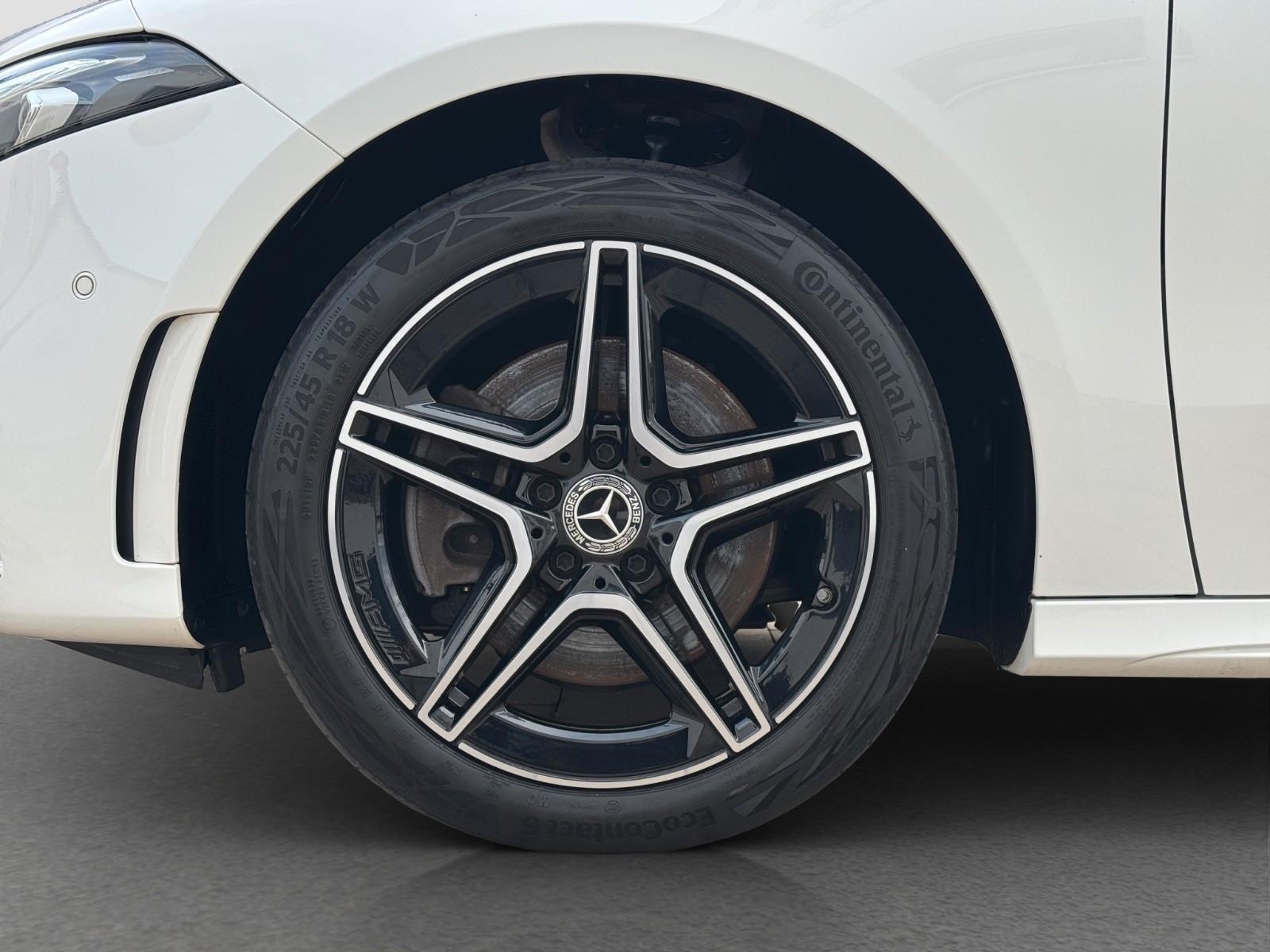 Mercedes-Benz A 250 e 8G-DCT AMG Line Night|LED|Panorama|Leder