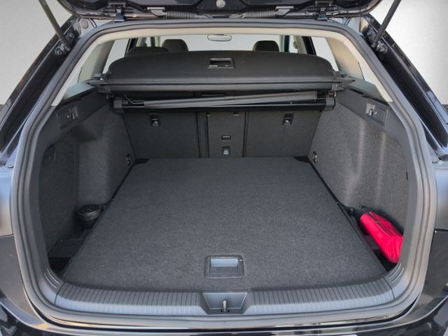 Golf VIII Variant 2.0 TDI DSG NAVI+LED+ACC+PDC+S