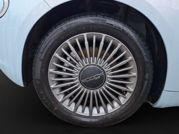 Fiat 500 e Icon KeyLess+Navi+SHZ+LM+SoundSys+SpurH