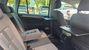 Volkswagen Golf - 11