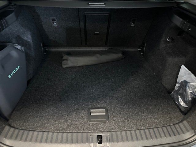 Fahrzeugabbildung SKODA Enyaq 85 Loft +ACC+RFK+LKH+NAVI+SHZ