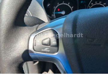 Ford Tourneo Courier 1.0 Titanium