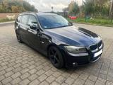 BMW 320i Touring - - BMW 320 aus 2010: Kombi