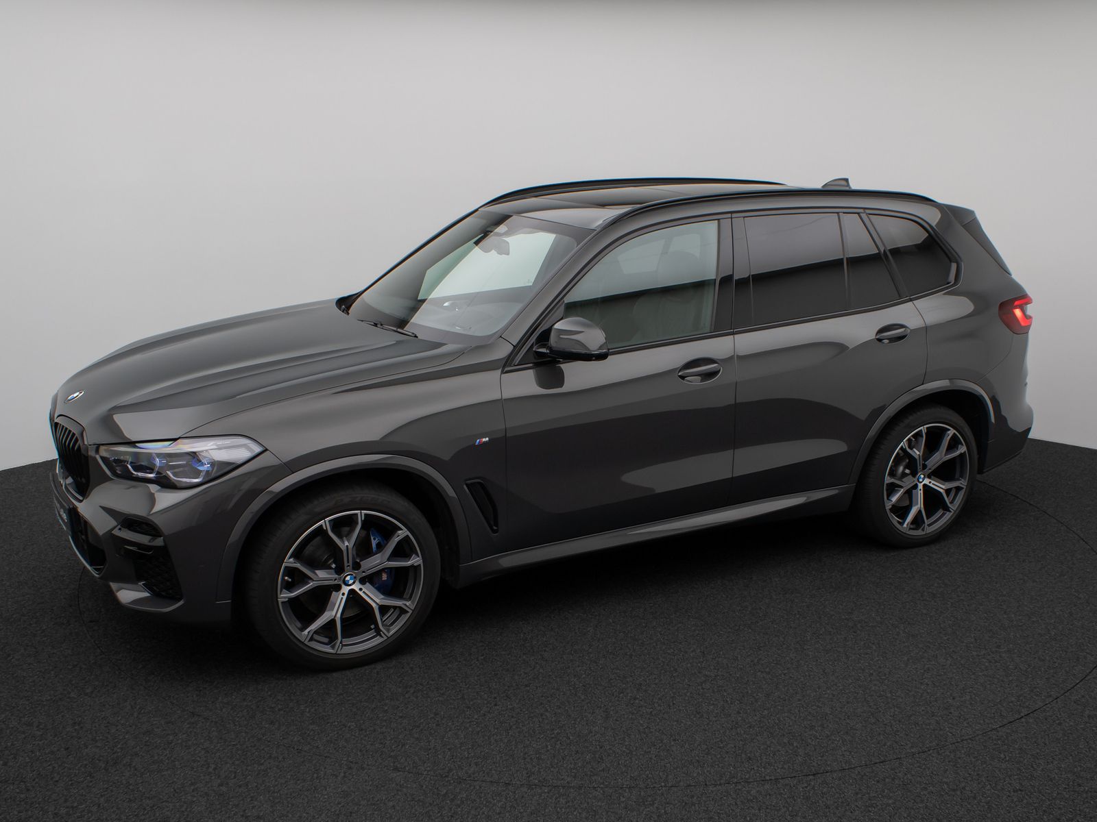 Fahrzeugabbildung BMW X5 xD30d M Sport Panorama Laser 360°HUD DAB H/K
