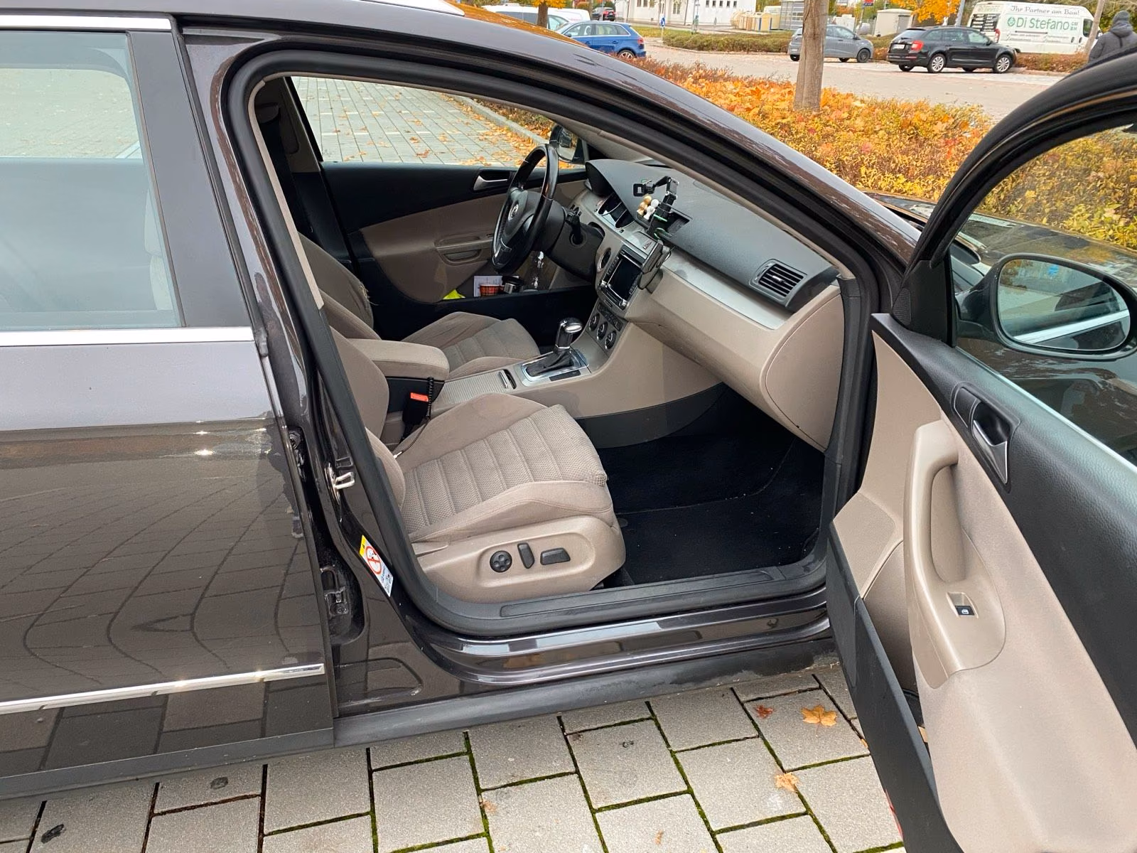 Volkswagen Passat 2009 — engine 122 HP (90kW)