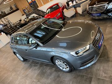 Audi A3 Sportback attraction ultra*2. Hand*Navi*Xenon