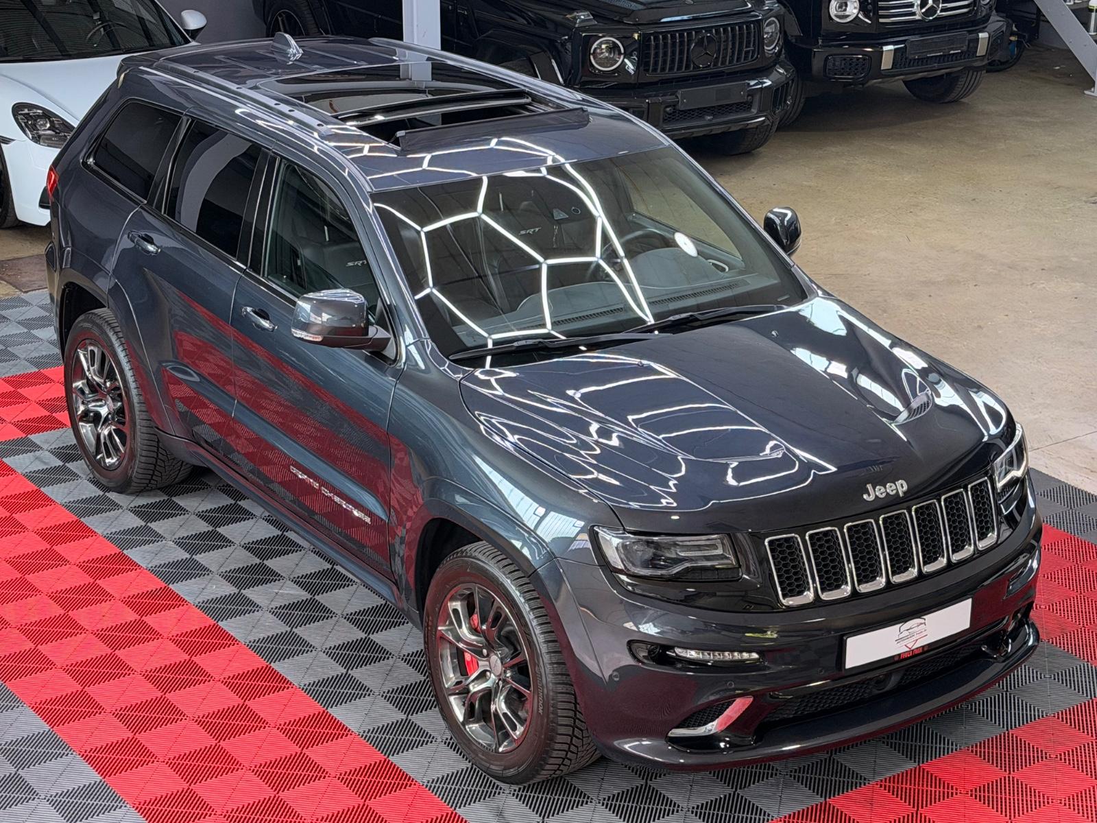 Jeep Grand Cherokee 6.4l V8 HEMI SRT Panorama ACC AHK