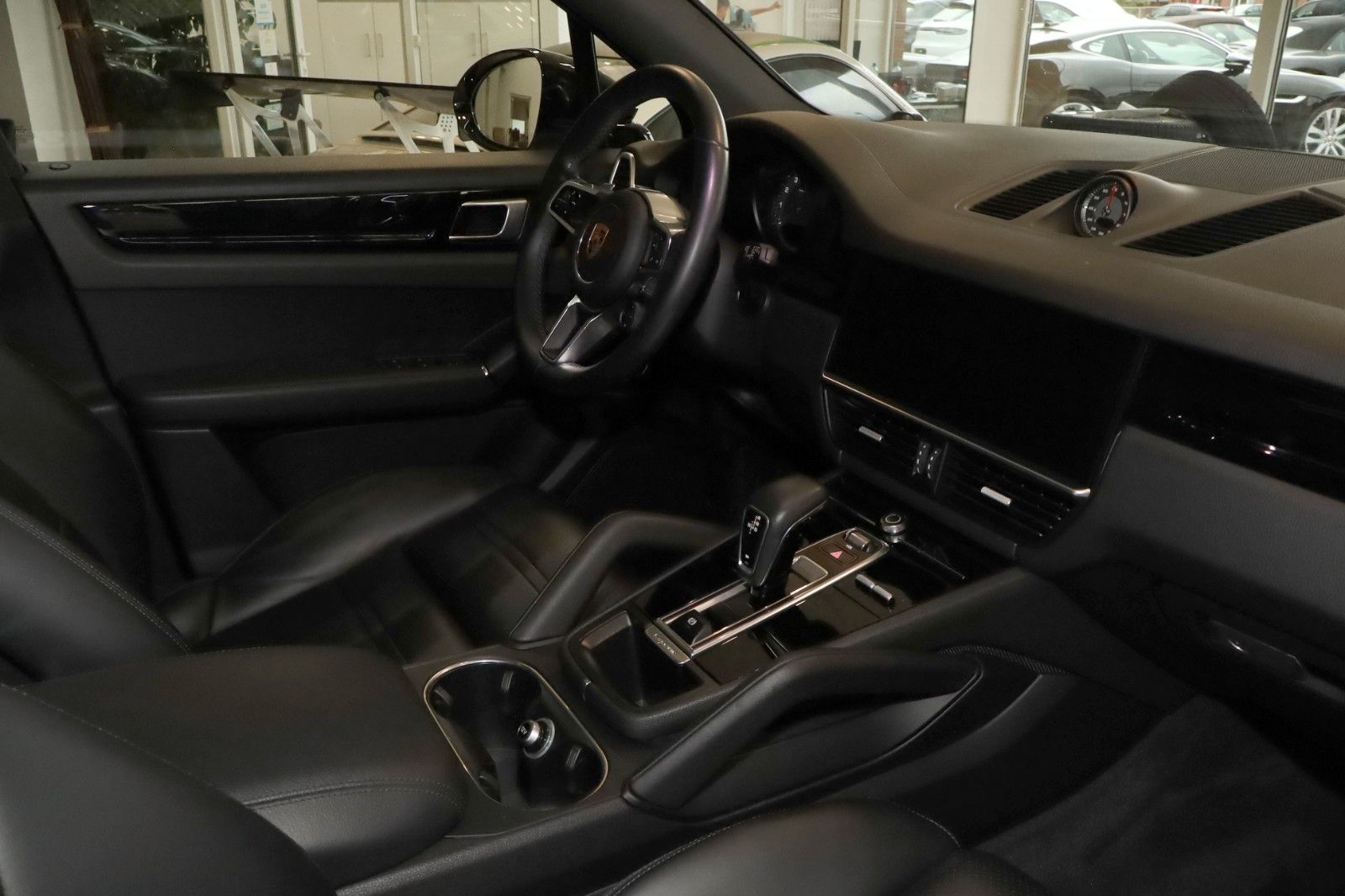 Fahrzeugabbildung Porsche Cayenne V6 Luftfederung, Panorama, ACC, Keyless