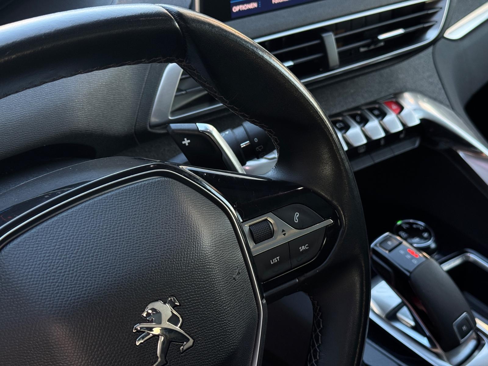 Peugeot 3008 KAMER-360°/LEDER/PANO/KeyLess/AHK+