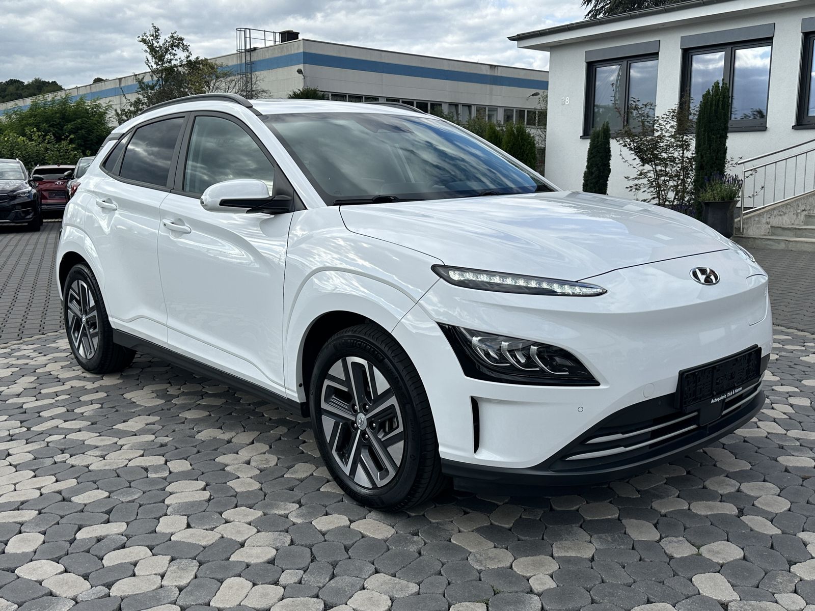 Hyundai Kona Elektro Trend LED ACC NAV S-DACH WÄPU KRELL imagem 2