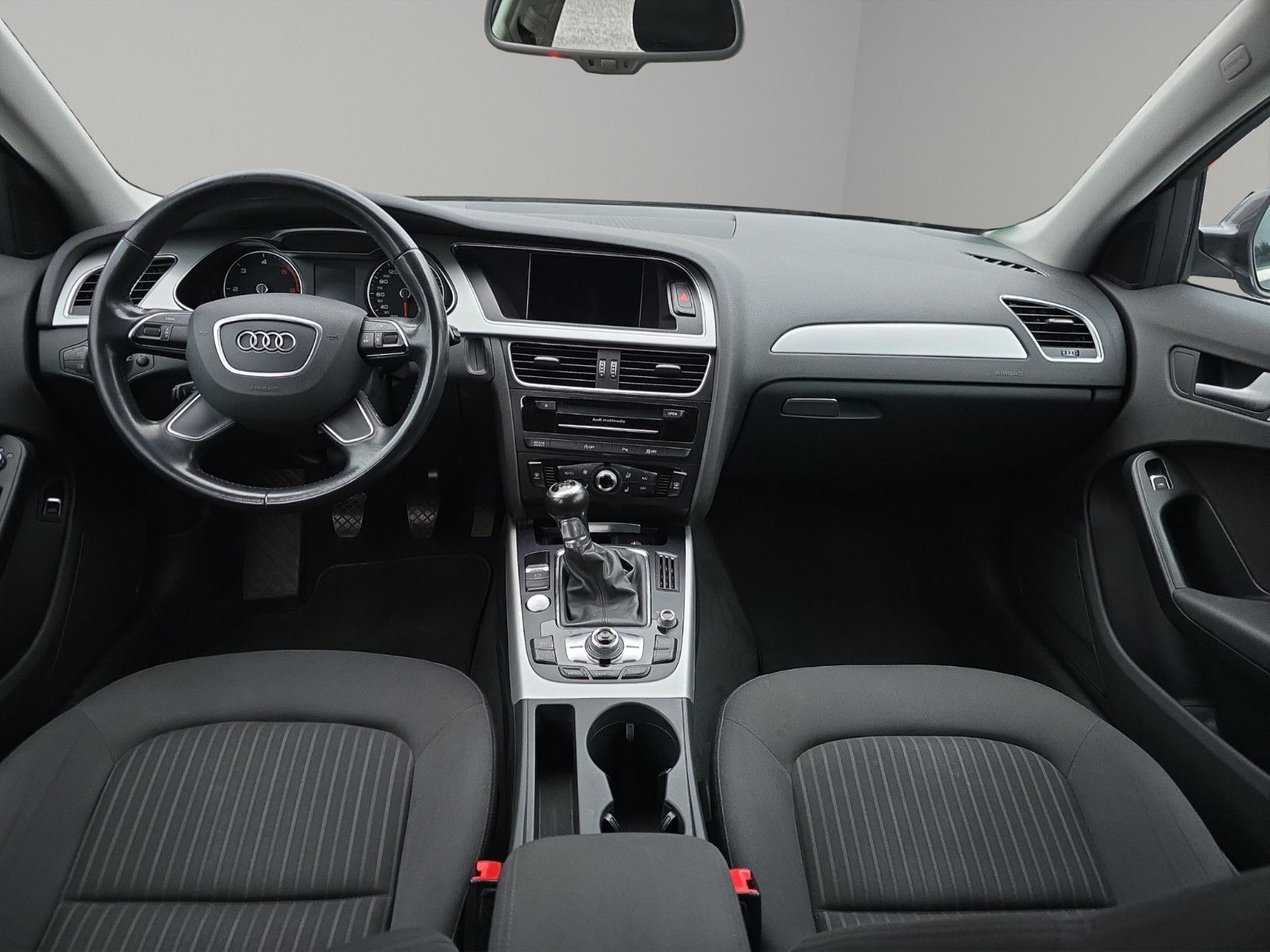 Fahrzeugabbildung Audi A4 Avant Ambiente+AHK+NAVi+TEMPOMAT+Elektr. Heck