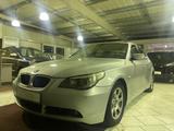 BMW 525i*AUTOMATIK*LEDER*PDC*XENON*SCHIEBEDACH - BMW 525: Limousine, 525i