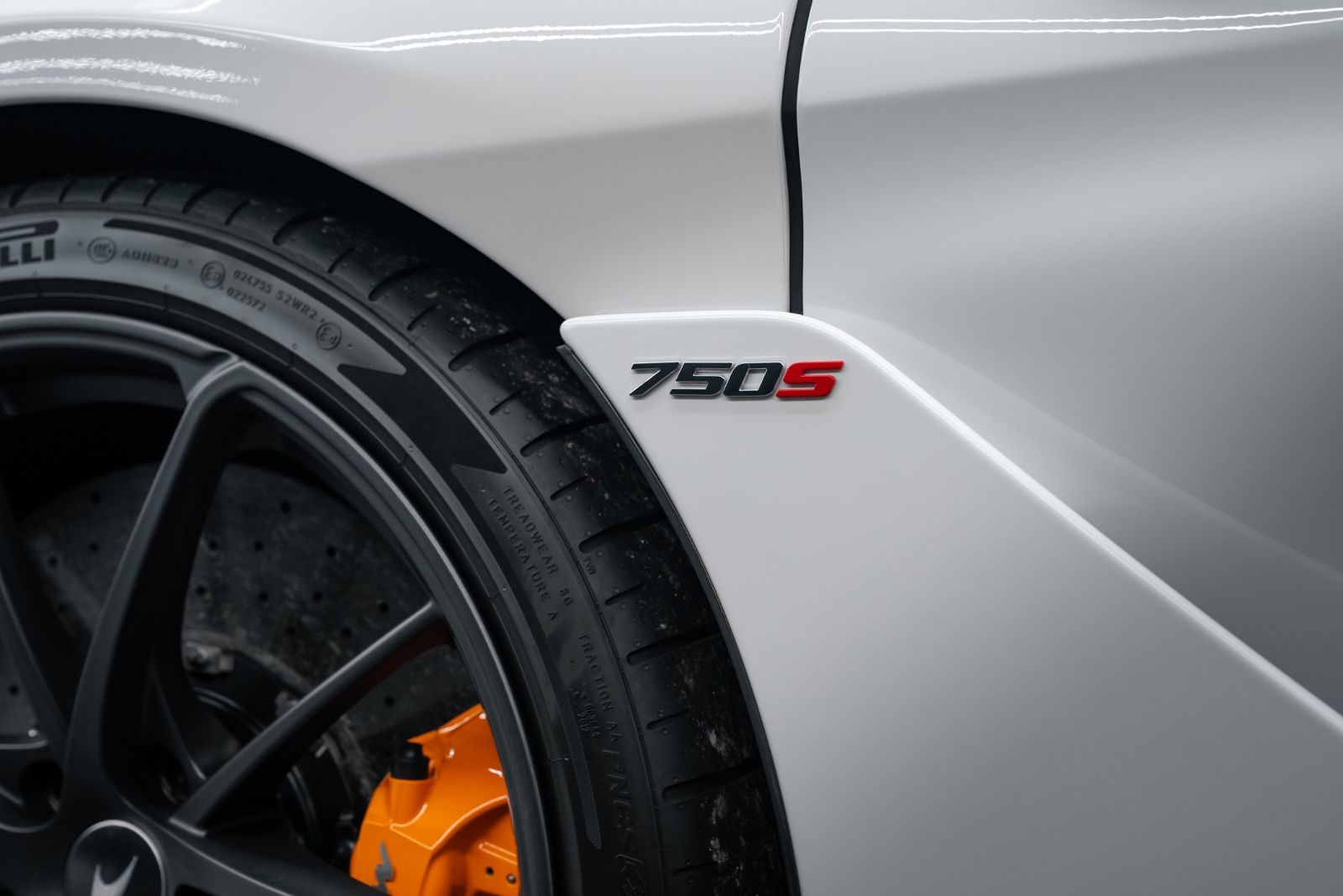 Fahrzeugabbildung McLaren 750S Spider CARBON/PERFORMANCE/360°CAMERA/B&W