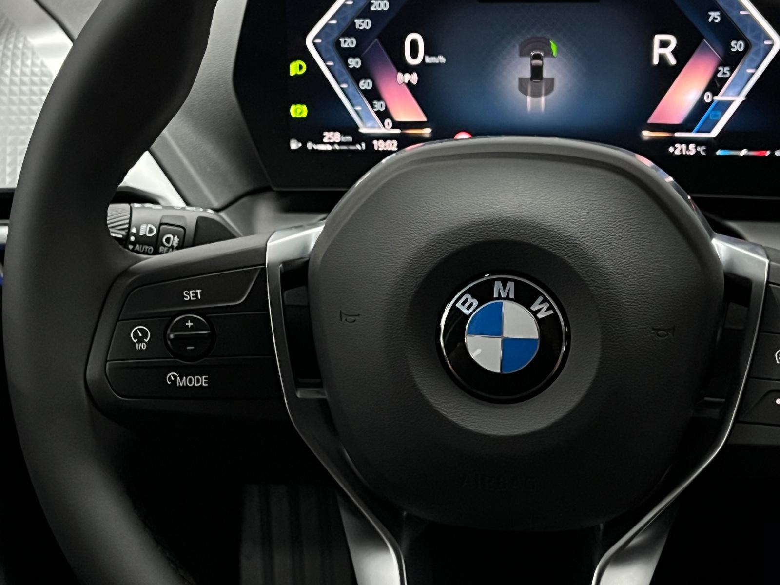 BMW 1 Series i Aut. *SHADOW LINE* LED*LIVE COCKPIT*KAMERA, миниатюра 23