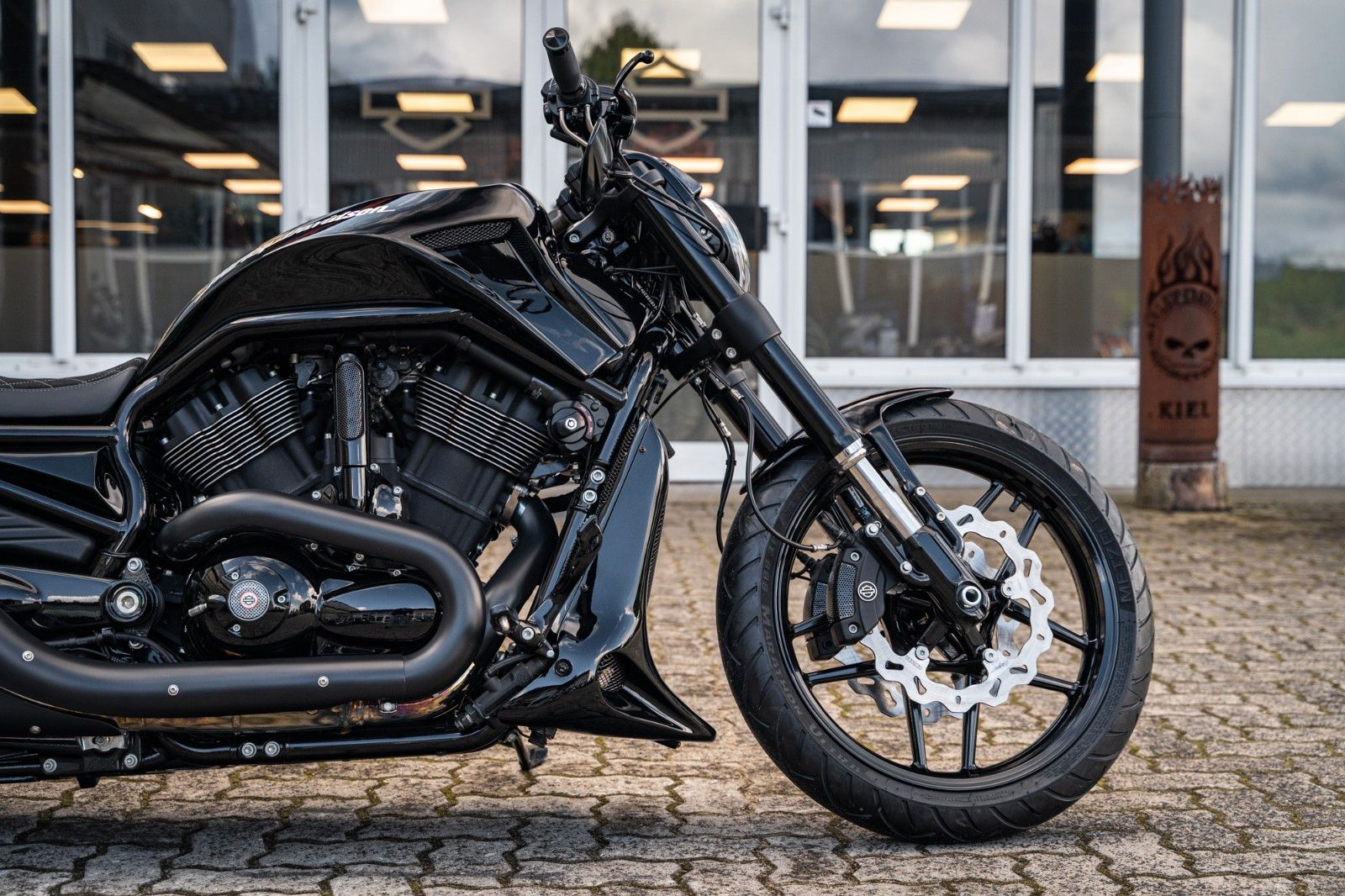 Fahrzeugabbildung Harley-Davidson VRSCDX Night Rod Special AIRRIDE 280 BadBoyCusto