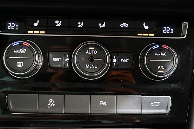 Touran United 1.5 l 150 PS TSI NAVI 7-SITZER SHZ