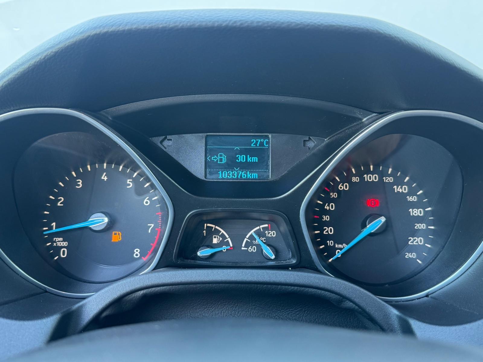 Ford Focus 2015 — photo 20