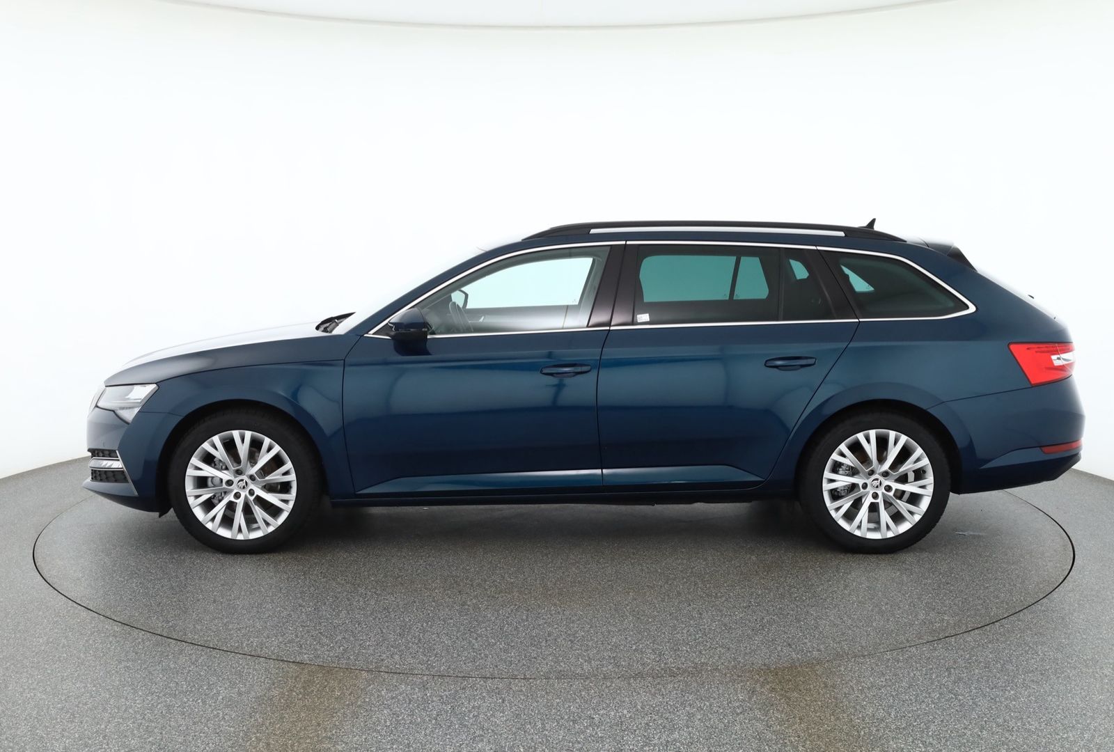 Skoda Superb Combi 1.4 TSI DSG iV LED Standheizung AHK imagem 2