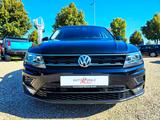 Volkswagen Tiguan / LED / SHZ / AHK / Keyless / Navi - VW Tiguan Gebrauchtwagen in Leipzig