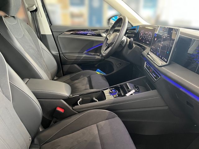 Fahrzeugabbildung Volkswagen Tiguan 1.5 eTSI DSG ELEGANCE AHK IQ.DRIVE IQ.LIG