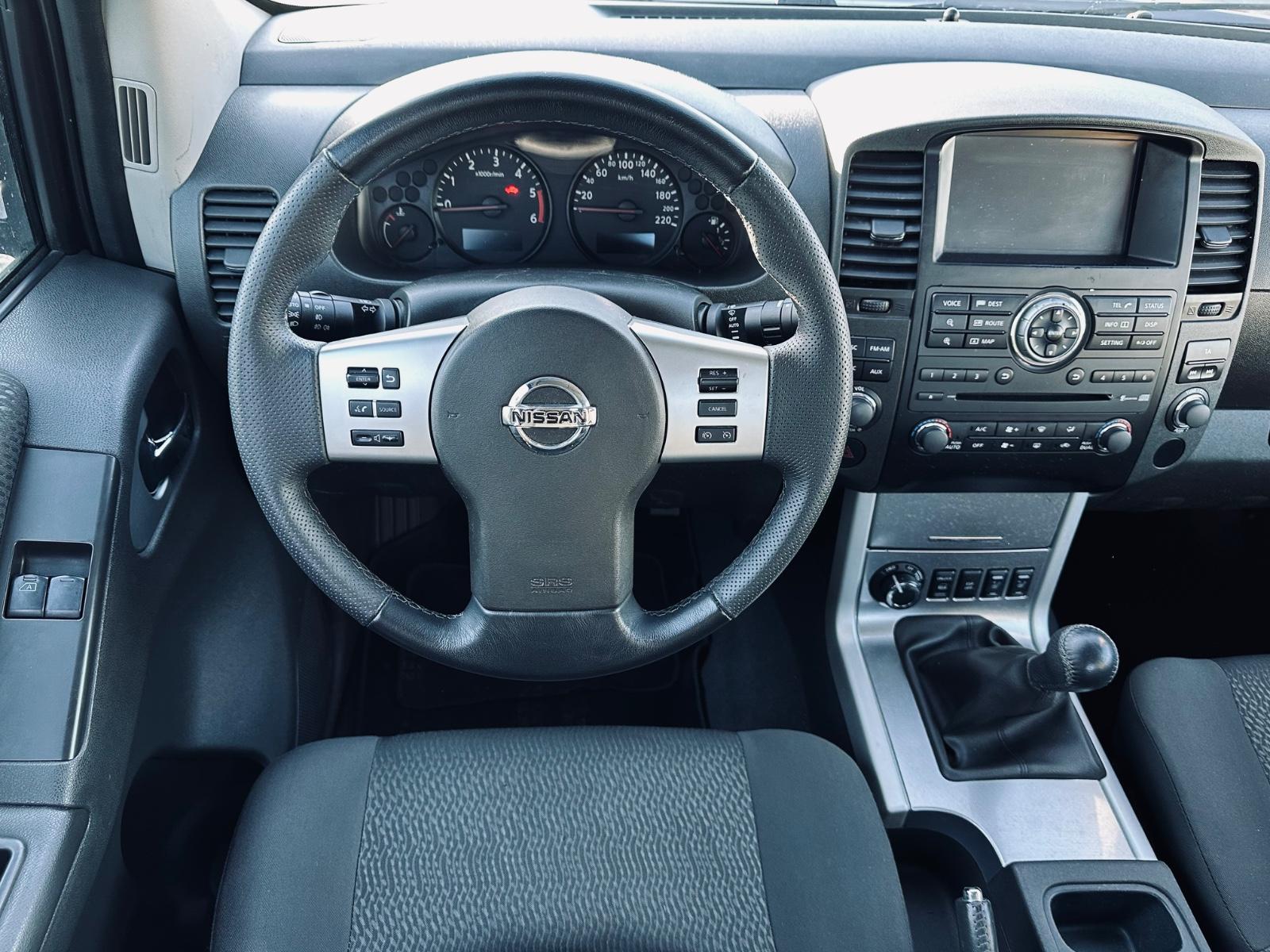 Nissan Navara King Cab 190CH | 4x4 | GPS | Caméra | Attelage