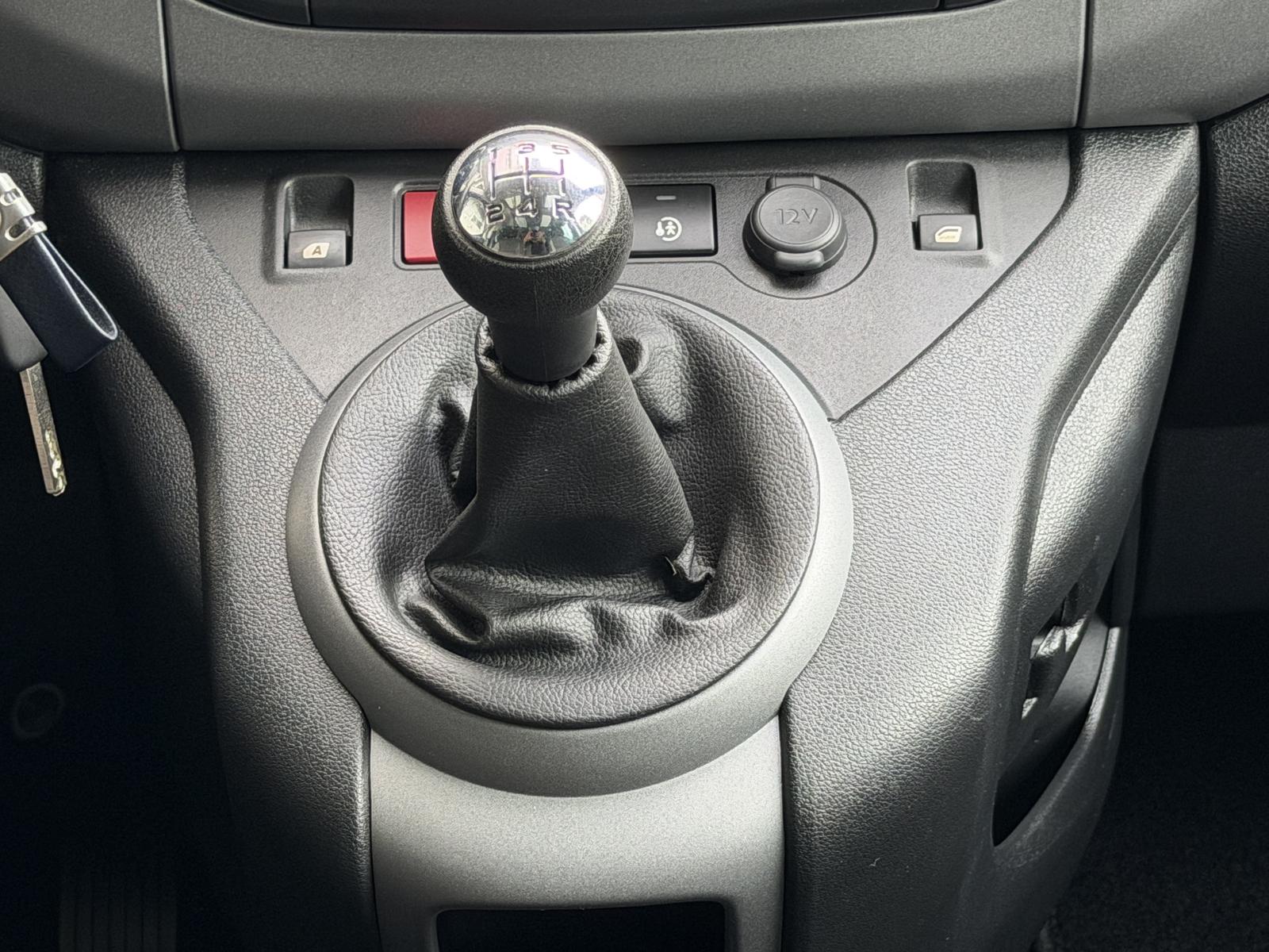 Peugeot Partner Allure Navi Kamera Tempomat Sitzheizung