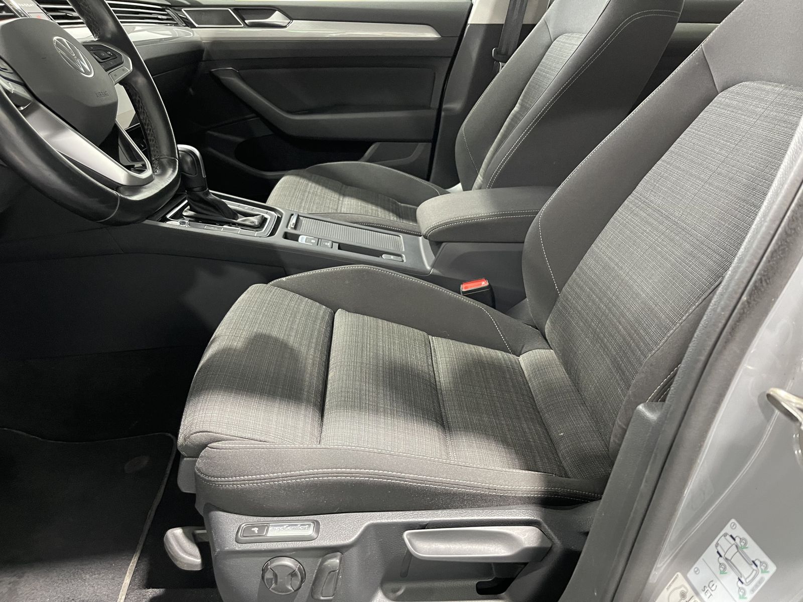 Fahrzeugabbildung Volkswagen Passat Variant 2.0 TDI*LED*AHK*ACC*Navi*Cam*