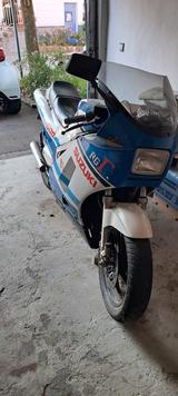 Suzuki RG500 - SUZUKI 500