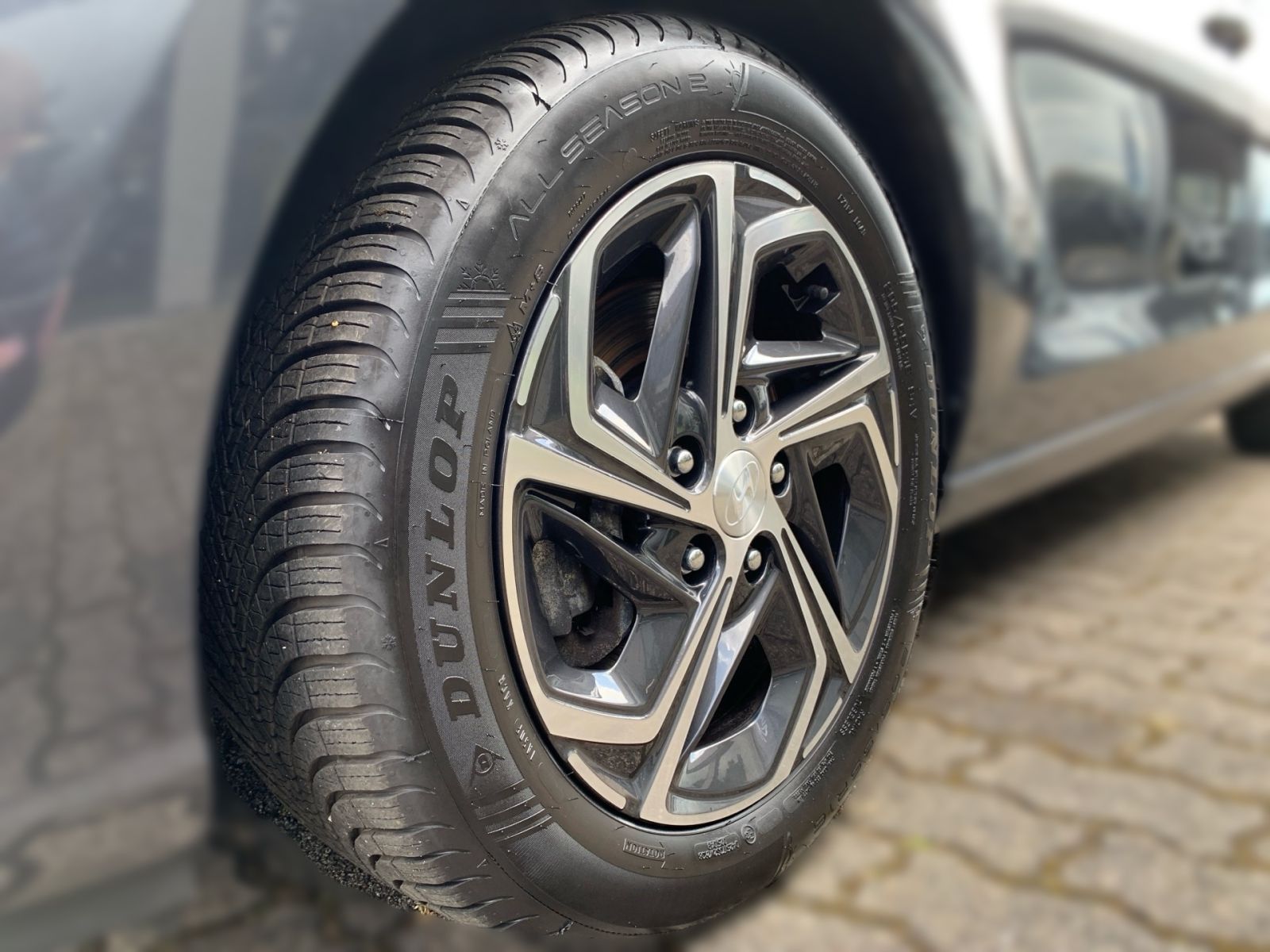 Fahrzeugabbildung Hyundai i30 1.0 T-GDI Edition 30 1Hd Allwetter