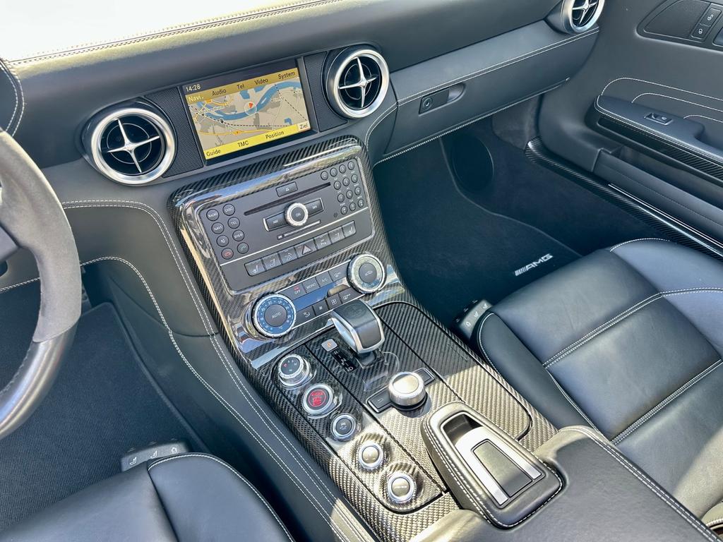 Mercedes-Benz SLS AMG