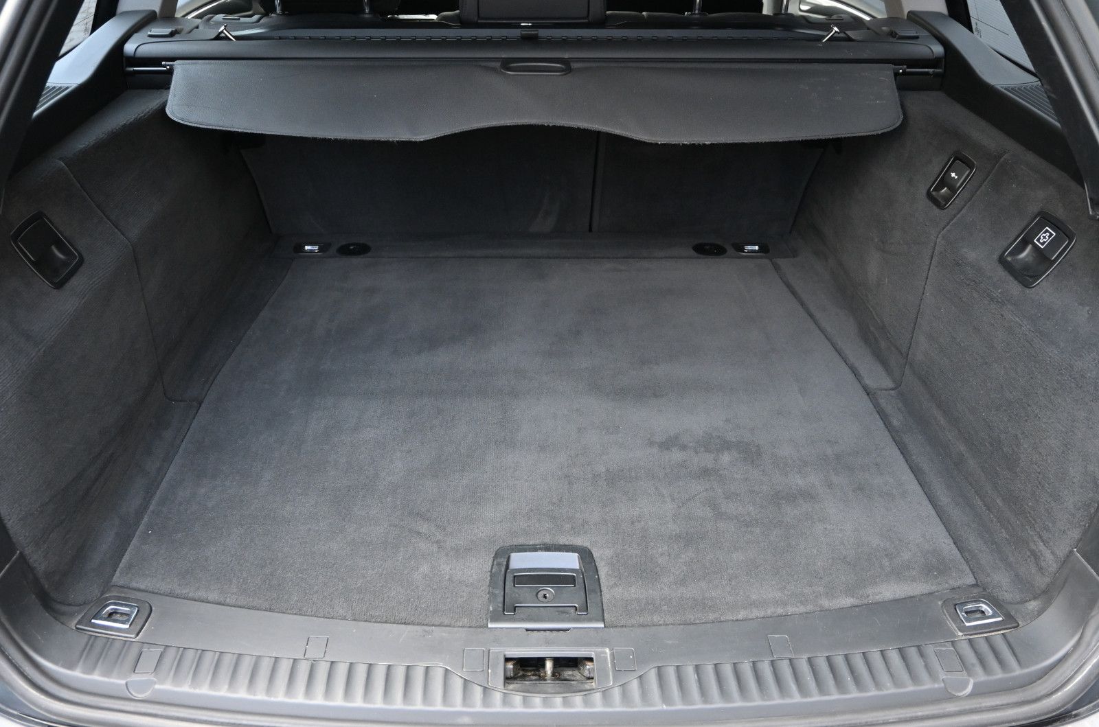 Fahrzeugabbildung BMW 530d Touring °AHK°AKTIVLENK.°DYNAMIC-DR.°KOMF.SI