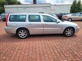 Volvo V70 Kombi Bi-Fuel Summum*GEPFLEGT*ERDGAS* - Volvo V70 mit Benzin-Antrieb: Kombi