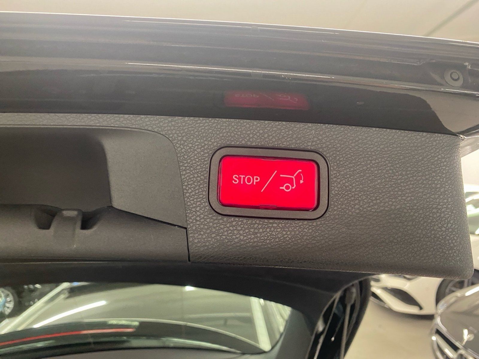 Fahrzeugabbildung Mercedes-Benz E 300 de 4MATIC*AMG*DISTRONIC*LED*AHK*Pano-Dach*