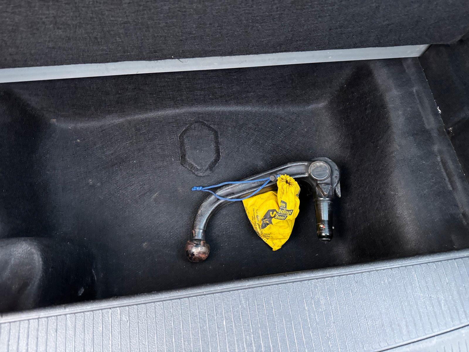 Opel Astra 2012 — photo 12