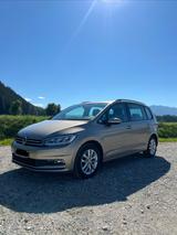 Volkswagen Touran 1.5 TSI DSG 150 PS - mit Benzin-Antrieb: Beige, Massagesitze