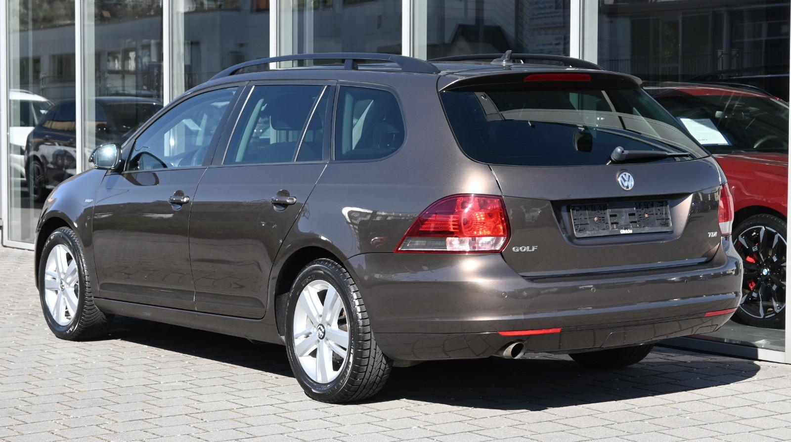 Volkswagen Golf 1.6 TDI Variant MATCH °AHK°PANO°STANDHEIZ.°