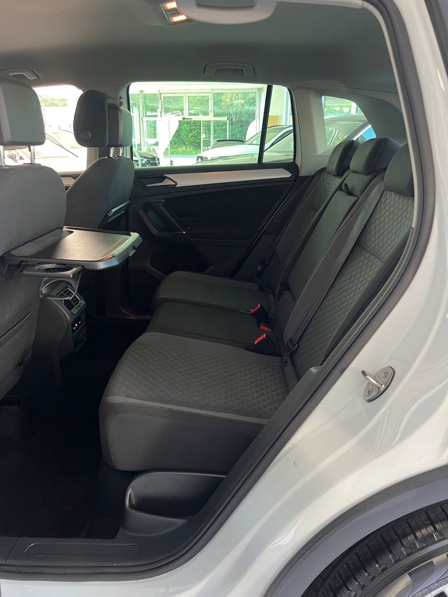 Fahrzeugabbildung Volkswagen Tiguan 1.4TSI DSG Comfortline *LED*NAVI* 1.HAND*