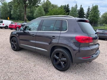 Volkswagen Tiguan - 12