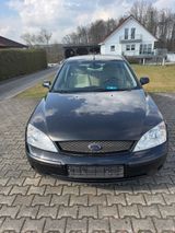 Ford Mondeo 2.5 V6 Futura Futura - Ford Mondeo: Futura