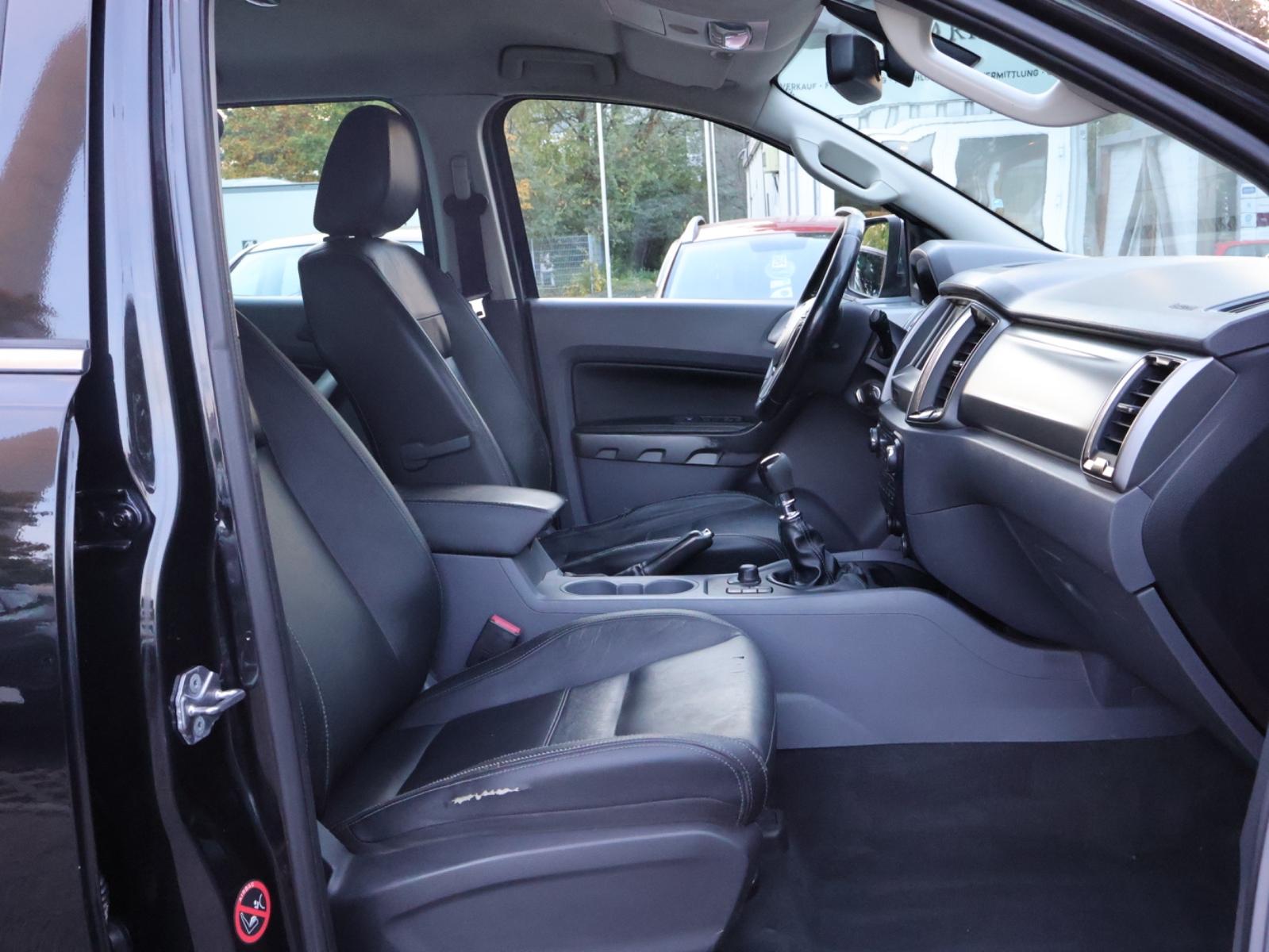Ford Ranger Limited Double Cab 3.2 TDCi 5 cyl. 200 ch BVM 4x4 / Cuir / Caméra de recul / Pack Off-Road / Attelage 3,5 t