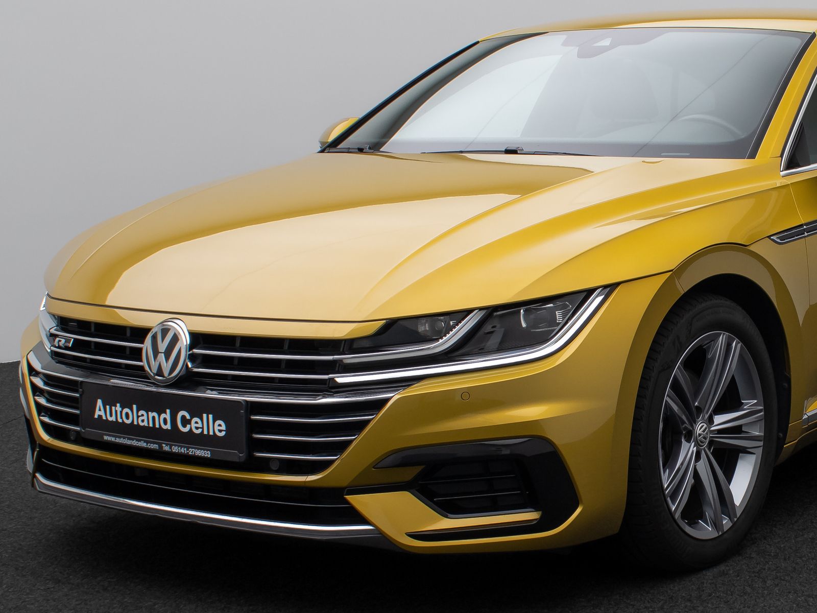Fahrzeugabbildung Volkswagen Arteon R-Line Kamera Fernlichtassist ACC 8Fach
