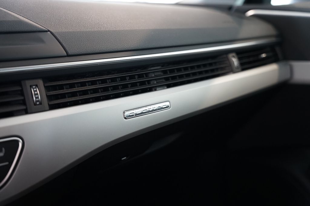 AUDI A4 Limousine 40 TFSI quattro advanced | AHK AUDI A4 Limousine 40 TFSI quattro advanced | AHK