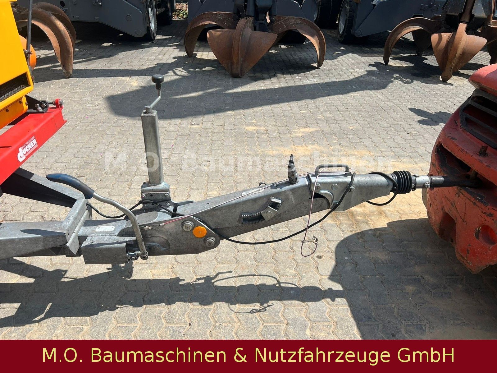 Fahrzeugabbildung Andere Dücker HM 200 / Holzhacker / 20 cm  / 8m³ /