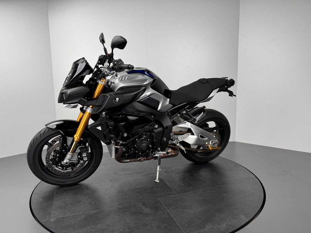 Fahrzeugabbildung Yamaha MT-10 SP *AKRA *1. HAND *SERVICE NEU