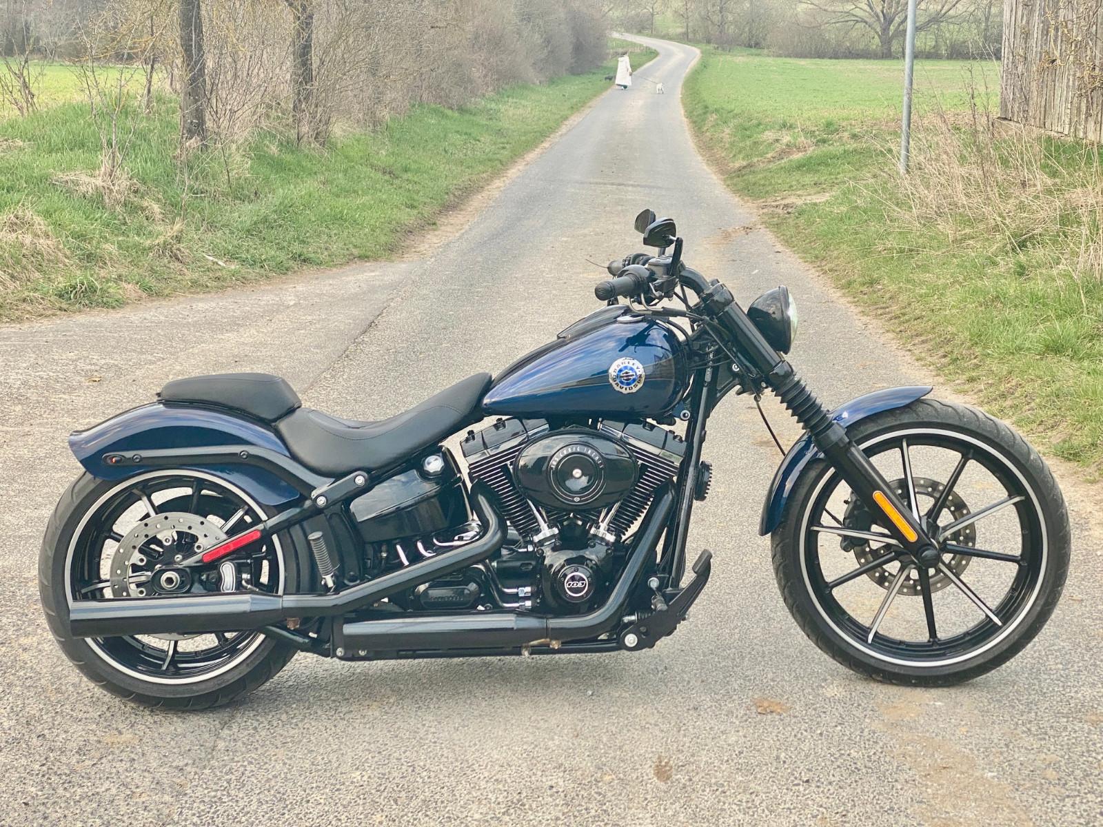 Harley-Davidson Breakout, black Edition, top Zust., Gewährl.