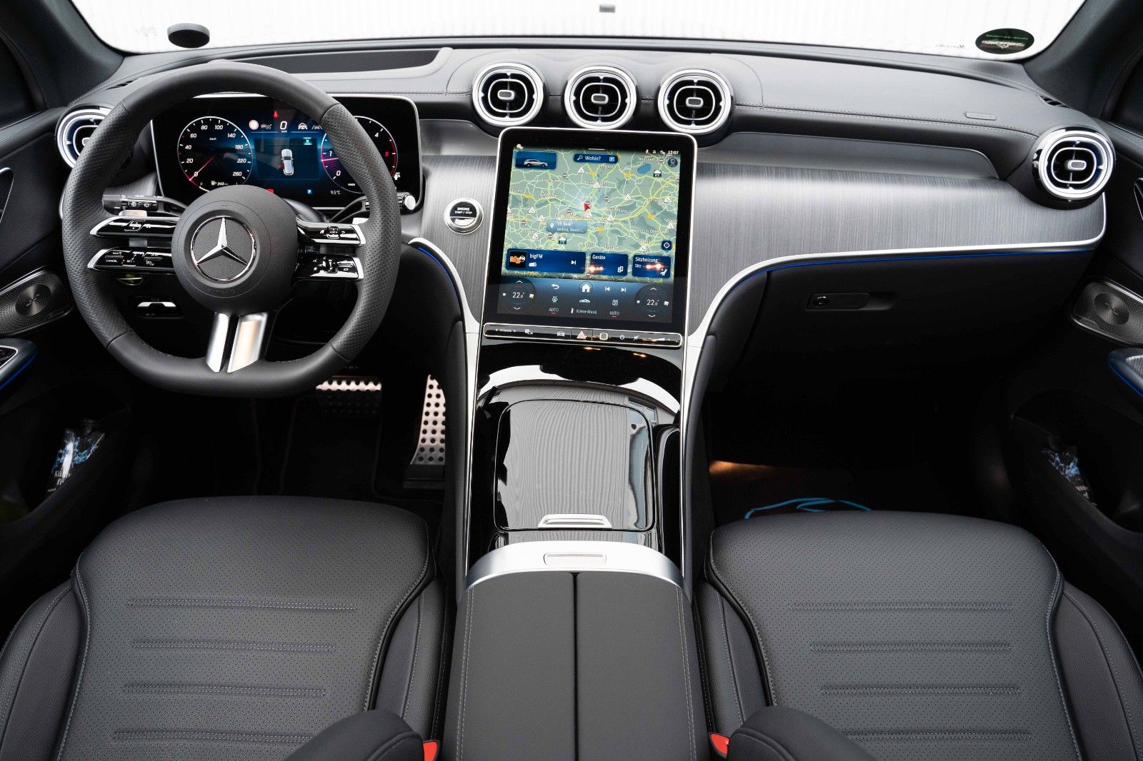 Fahrzeugabbildung Mercedes-Benz GLC 220D AMG 4M PREM PLUS BURM LUFT PANO HUD