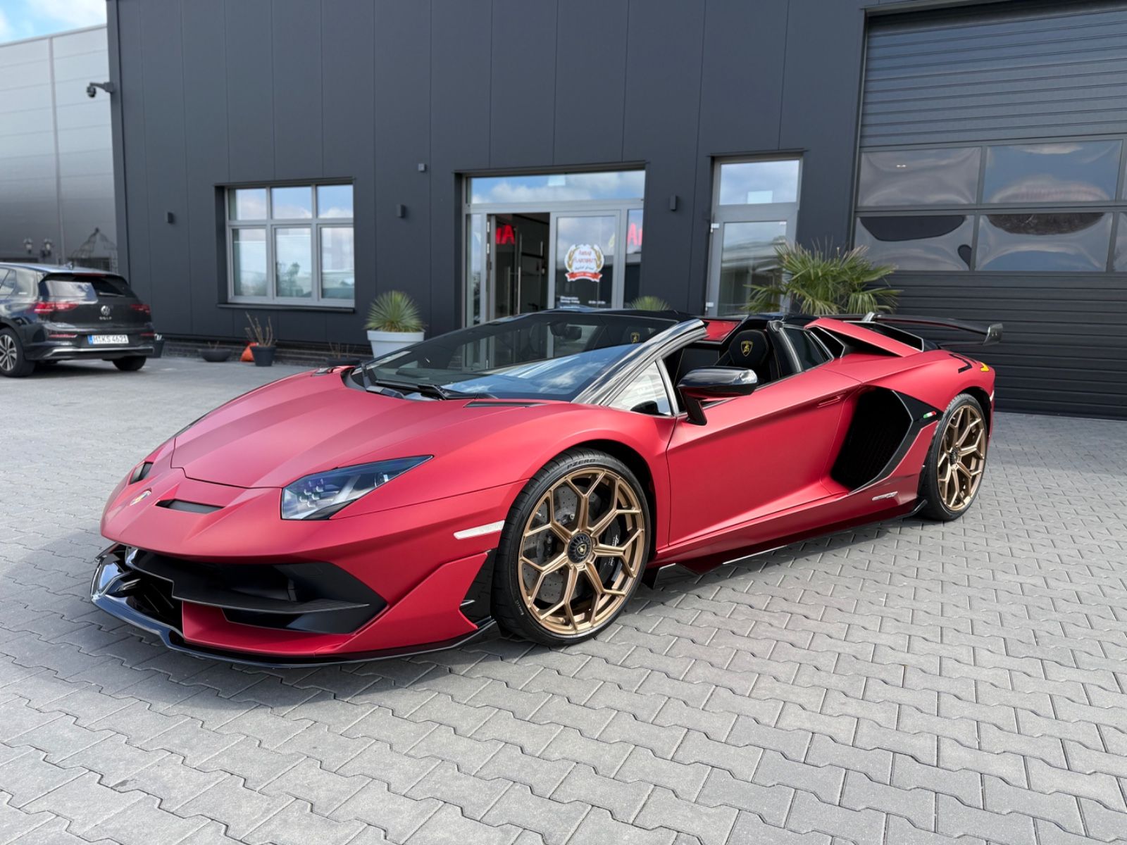 LAMBORGHINI Aventador