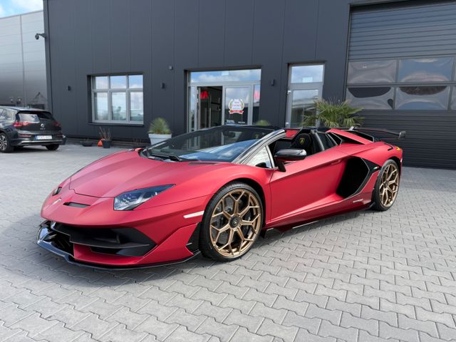 LAMBORGHINI Aventador